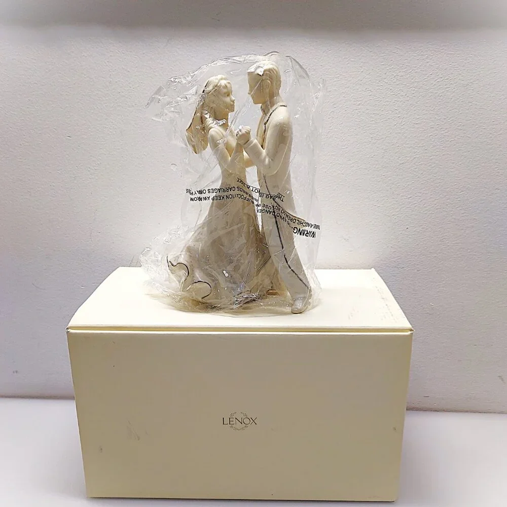 LENOX WEDDING PROMISES COLLECTION BRIDE/GROOM FIRST DANCE PORCELAIN NEW NOS VTG - Picture 1 of 16